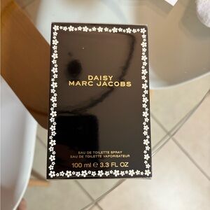 Marc Jacobs Daisy Black and Gold Perfume Box